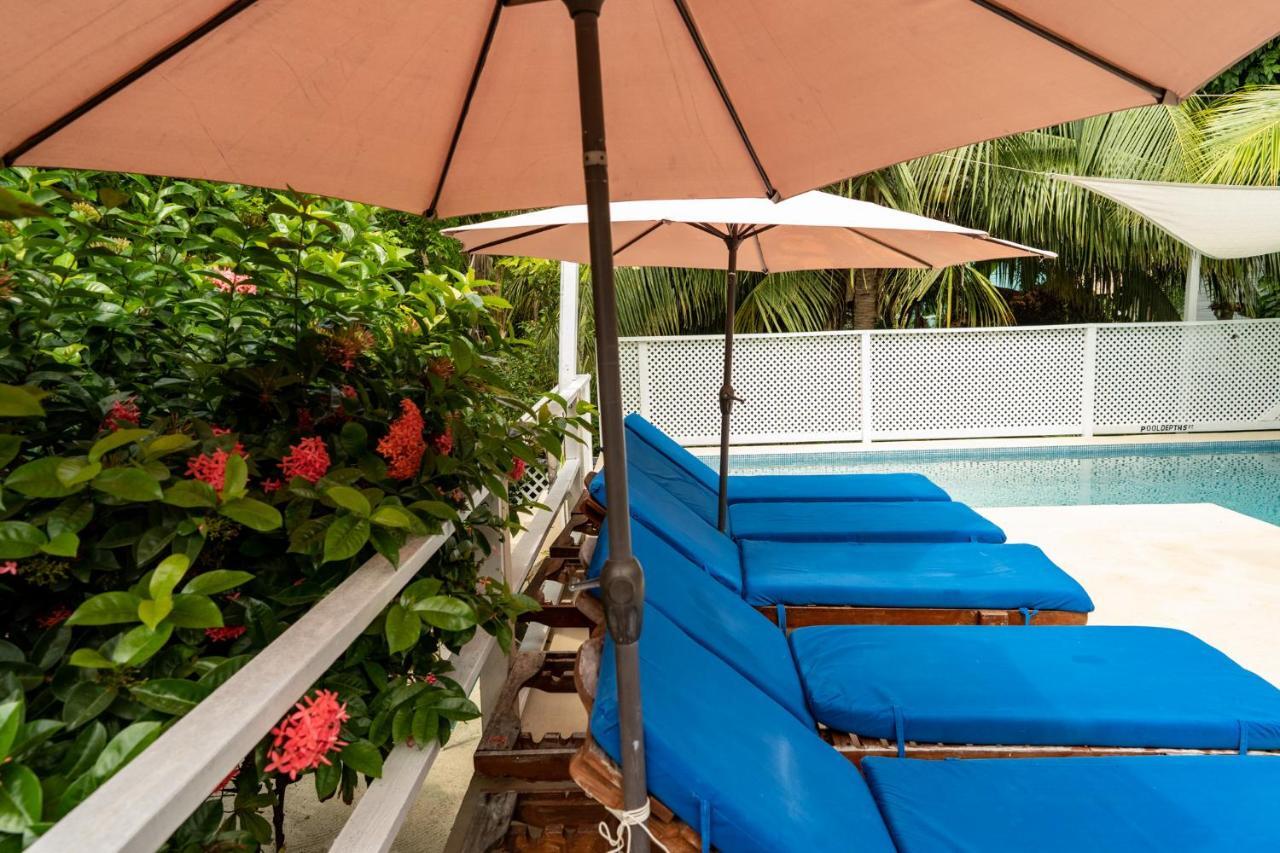 Hummingbirds Cabins Caye Caulker Buitenkant foto