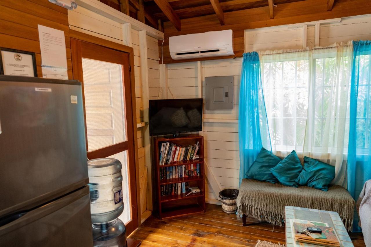 Hummingbirds Cabins Caye Caulker Buitenkant foto